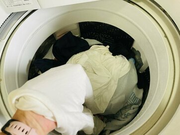 「汗臭い下着」のにおいもTシャツの「黄ばみ」もスッキリ落ちる。少しのコツで服が生き返る