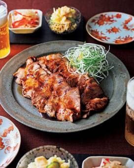 チャーシューが主役の「中華おせち」。副菜もひと工夫でお正月ムード