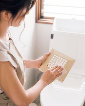 トイレ掃除で忘れがちな換気扇。においがこもる原因にも