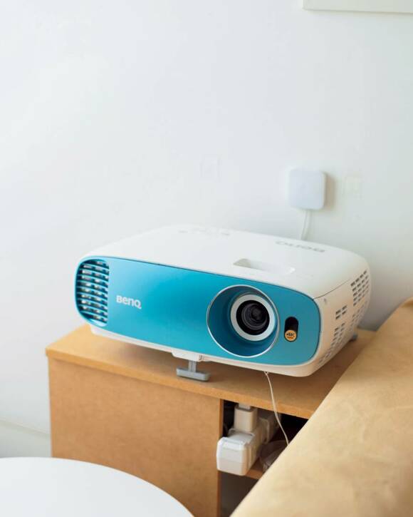 プロジェクター