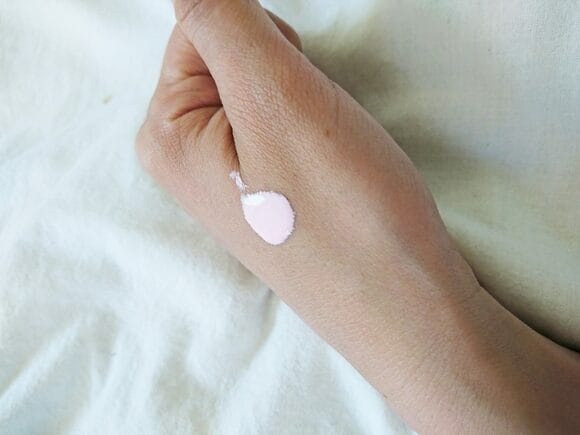 伸びがよくて肌のトーンがアップ！