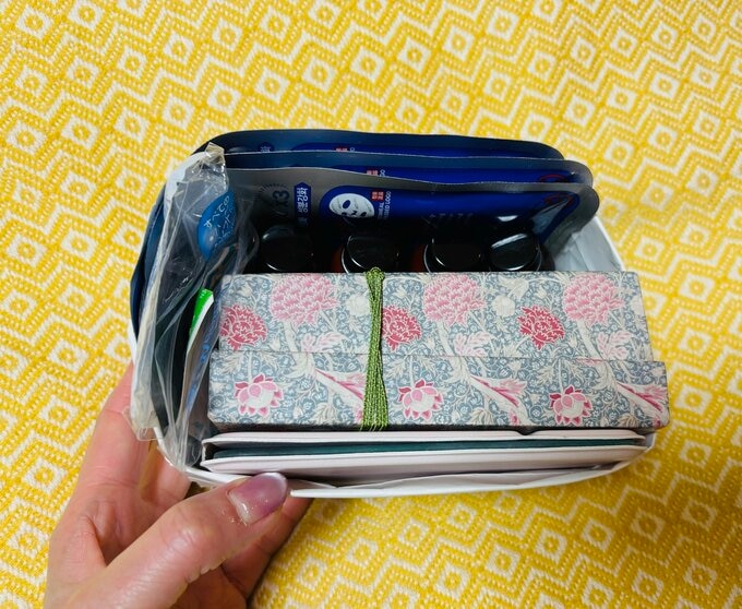 写真：ESSEメイク用品2