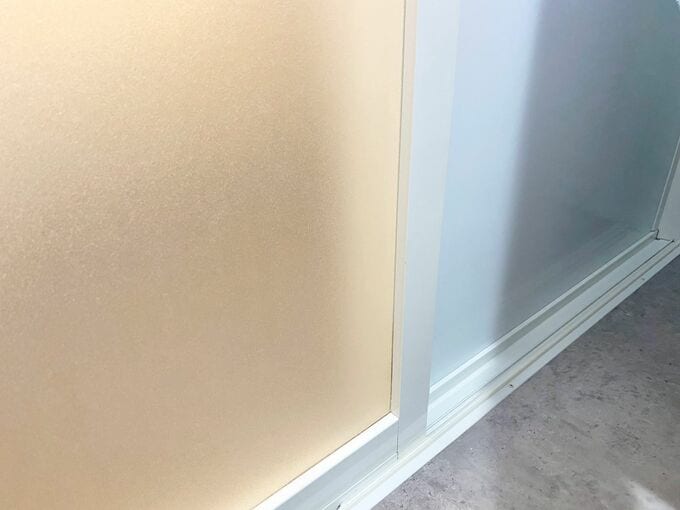 引き戸にするとレール部分が長くなる