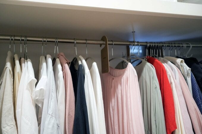 着用頻度の低い服が右側に集まる仕組みに