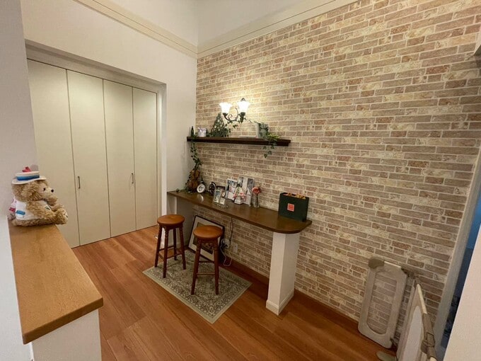 2階ホールの壁紙