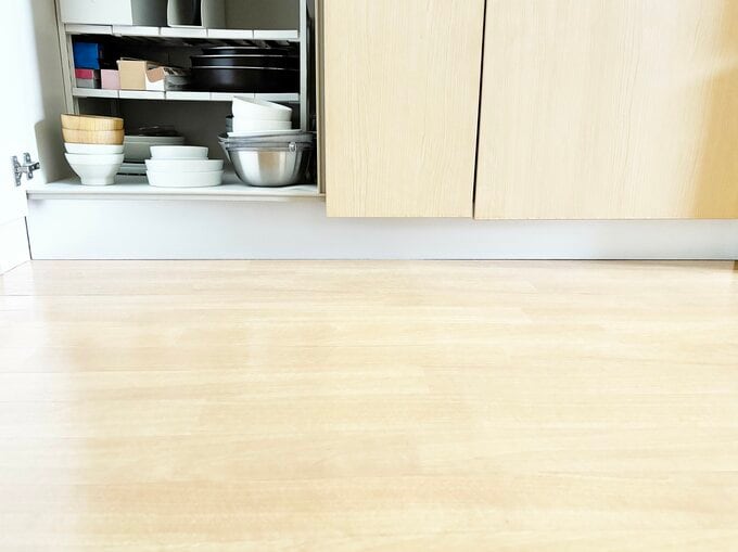 キッチンマットのない床