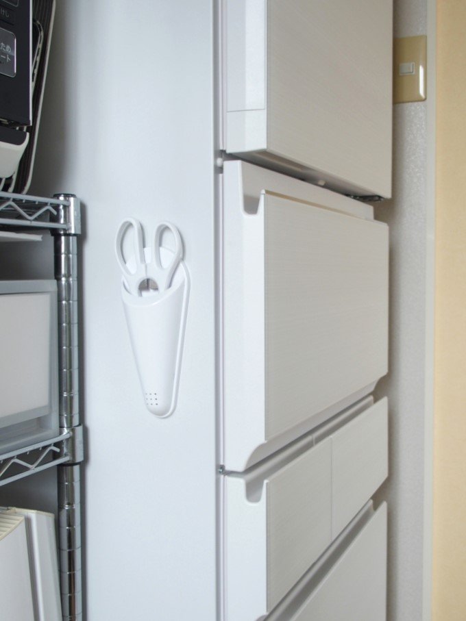 冷蔵庫横にはさみ