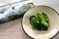 50代、いつも「冷凍してつくる野菜副菜」3つ。コマツナは下ゆでいらず、シャキシャキでおいしい