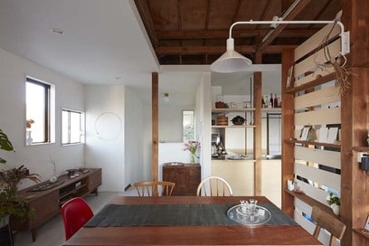 【戸建てリノベ事例】築33年の古家。リビングは眺めのいい2階に移し、まるでギャラリースペースのような空間に