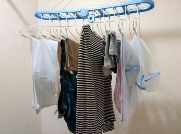 アラフィフ夫婦暮らし、疲れた日は「最低限の家事」だけ。罪悪感なくサボれるコツ3つ