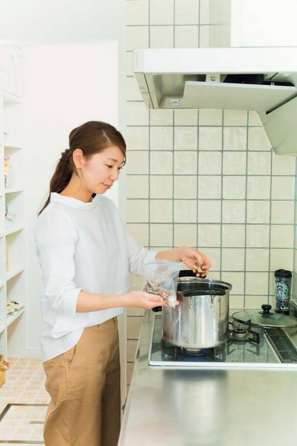 お鍋でたっぷりスープを作る