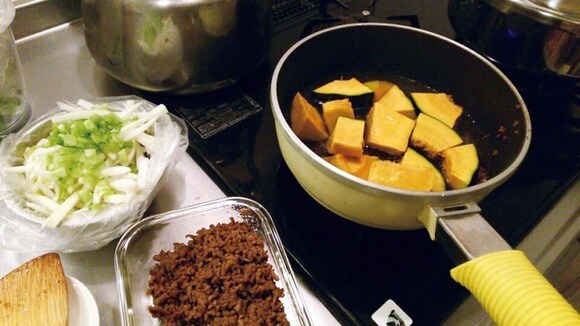 鍋やフライパンはリレー式調理で