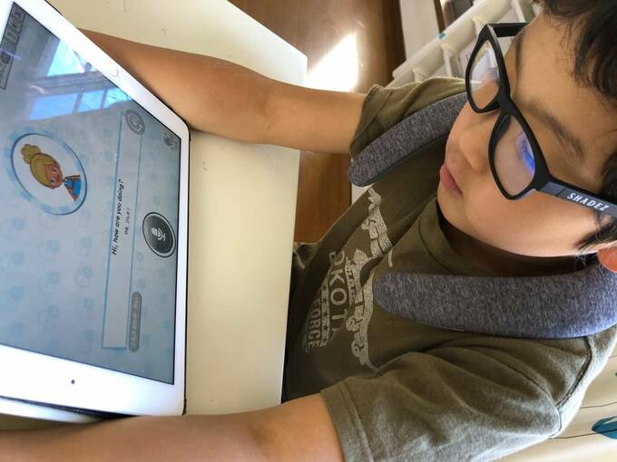 メガネをかけている子ども