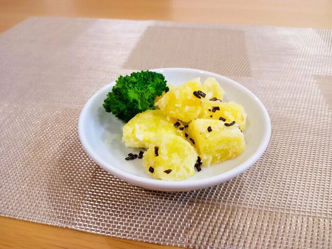 塩こんぶ入り粉拭きいも