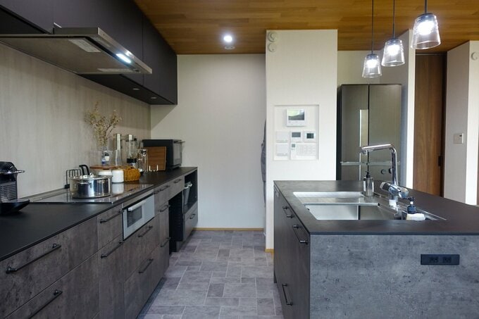 振り返ったキッチンの様子