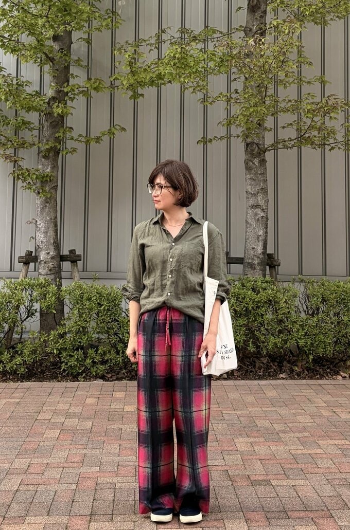 河村純子さんユニクロプレミアムリネンシャツコーデ3