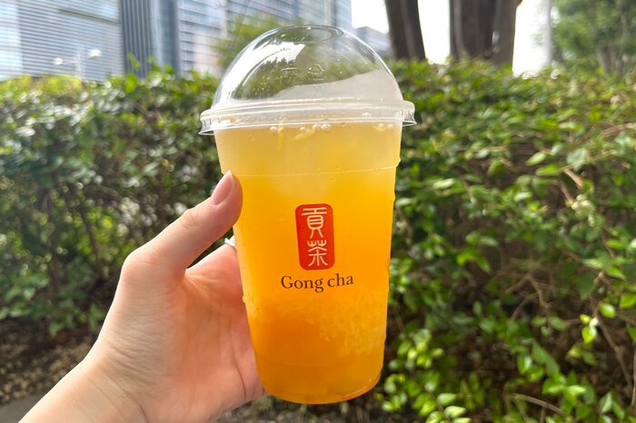 ゴンチャの夏限定「FRESH マンゴー＆オレンジ」。さっぱり味