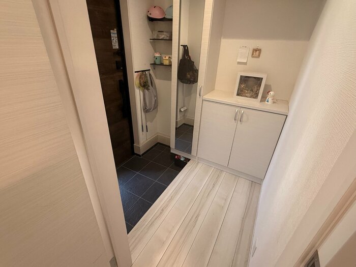 後悔しかない…」新築の2畳玄関、住んで気づいたまさかのデメリット3つ 