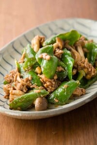 タネをとらなくてOK!ピーマンがもっとおいしくなる切り方