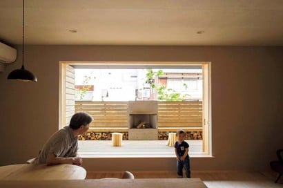 【戸建てリノベ事例】室内からデッキへ、平屋を遊び心満載のわが家に。冬は暖炉も楽しい！