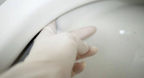 掃除してもトイレがくさいときに。100円グッズでできる最終手段