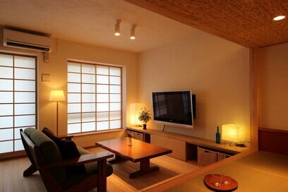 テレビをリビングやダイニングのどこに置く？間取りの工夫を建築士が解説