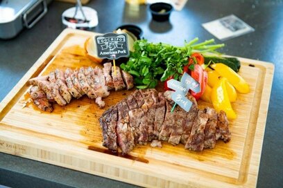 栄養たっぷりでジューシーなお肉ににっこり！BBQにぴったりのビーフ＆ポーク