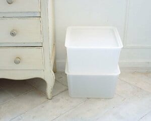 散らかる小物を重ねて整理