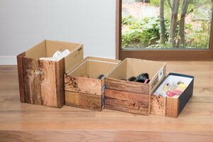 段ボールにリメイクシートをはって見た目をきれいに