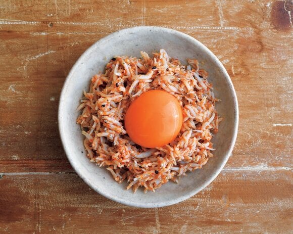 シラス七味ユッケ