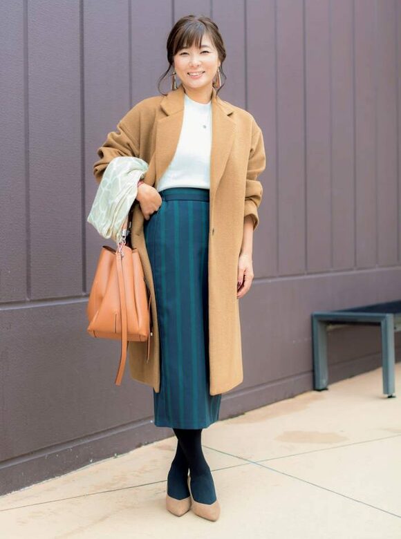 緑のスカート女性