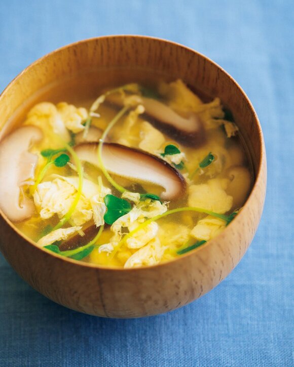 シイタケとカイワレのかきたま汁