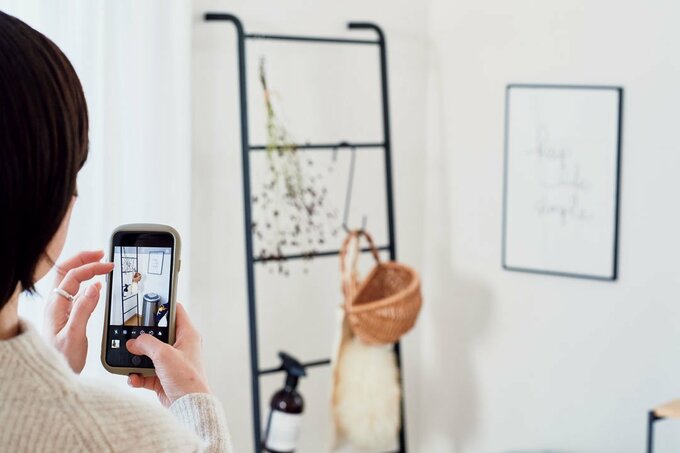 スマホ画面とはしご