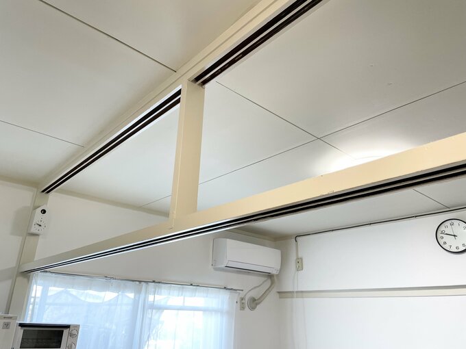 入居前のリフォームで白く塗り直されていた鴨居