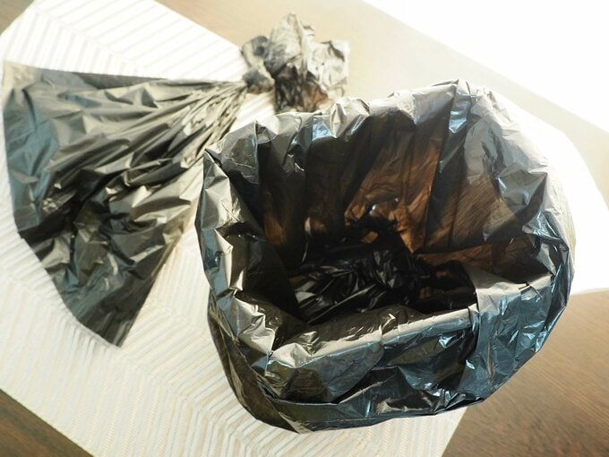 ゴミ袋を再セット