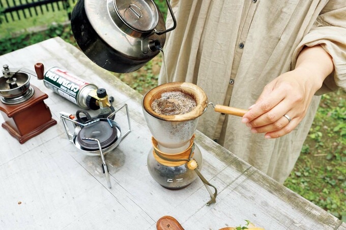 庭で飲むコーヒー