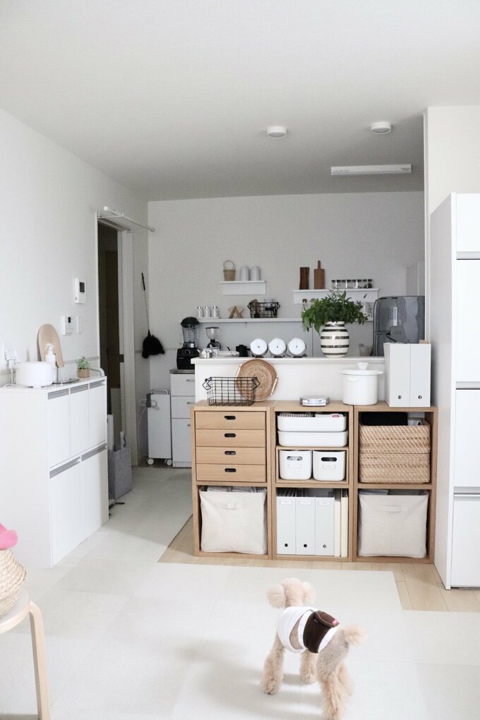 色の数を抑えたインテリア