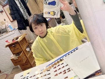 50代・川上麻衣子さん「白髪染め」をやめて半年。中途半端な時期を前向きに乗りきるコツ：お盆に読みたい記事