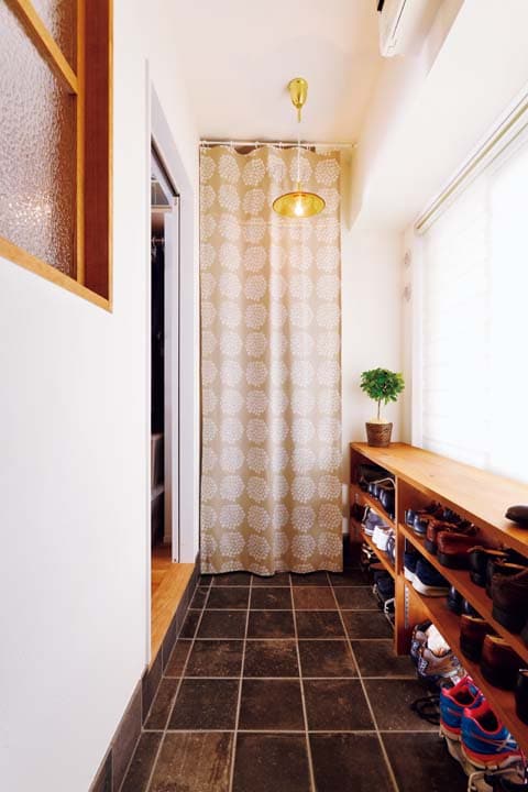 ワイドな土間からウォークスルークローゼットへ