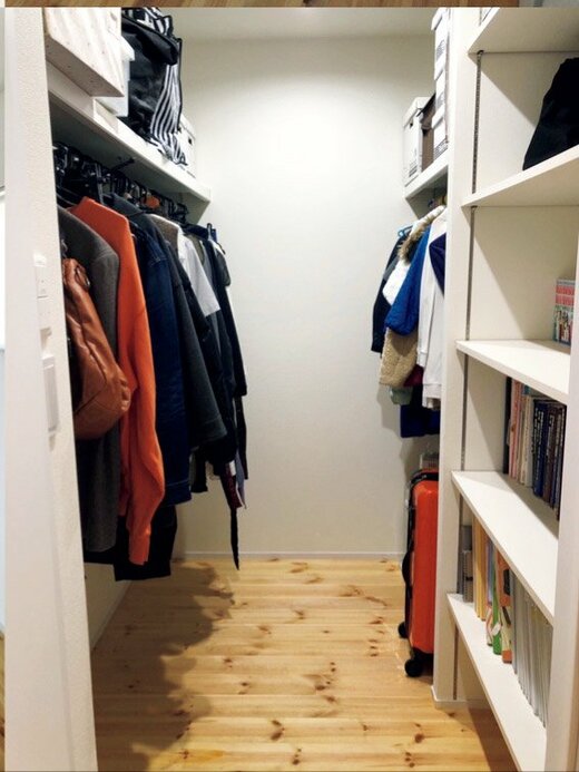 片づけた後のクローゼット