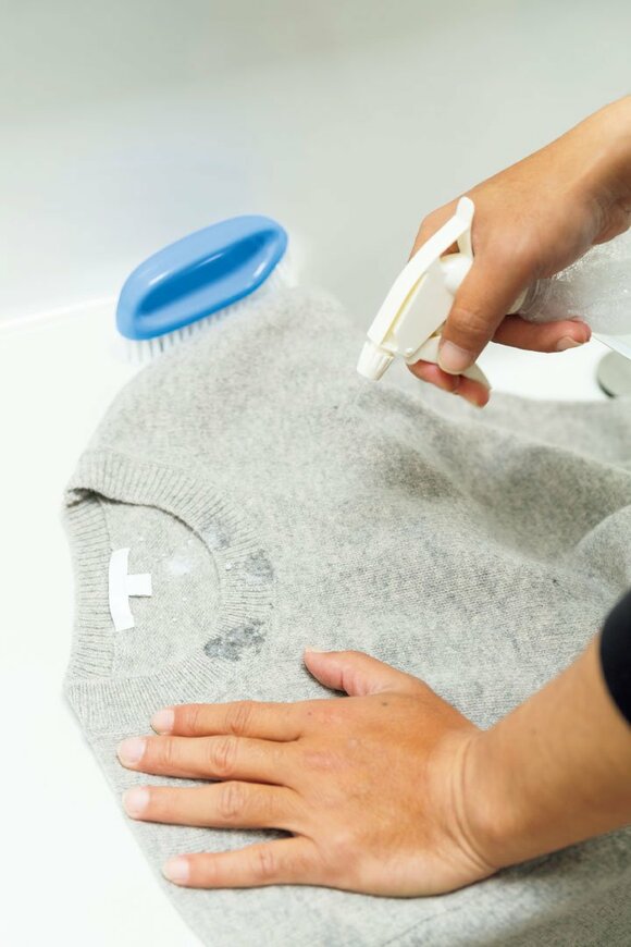 衣類にスプレー