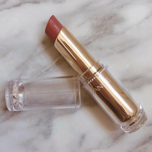 ブラウン系リップ