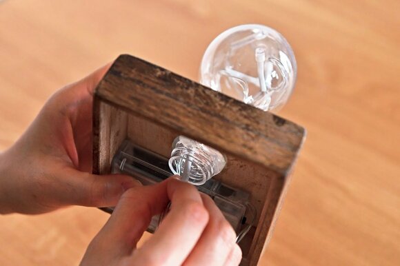 LEDライトをウッドケースに