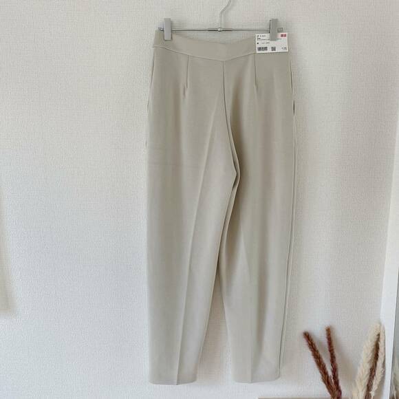 ストレッチダブルフェイスイージーテーパードパンツうしろ