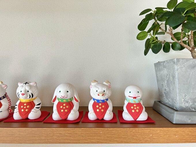飾り棚に置いて部屋のインテリアに