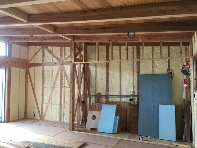 吹つけ硬質ウレタンフォーム工事・整形後の状況