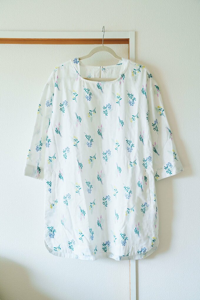 模様入りトップス