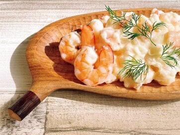 更年期の「頭痛」は食事で緩和を。体の巡りをよくするエビを使ったレシピ