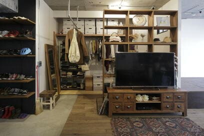 【マンションリノベ事例】あえての段差で空間を分けるワンルームリノベ