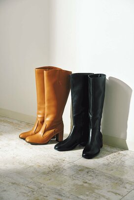 ロングブーツの人気が再燃。今どきコーデは上品に
